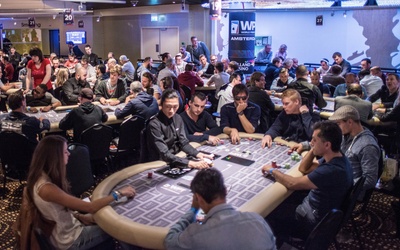 Como se preparar para um torneio de poker online